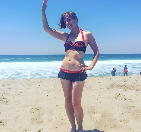 Ashley Victoria Robinson actrice parfaite photos