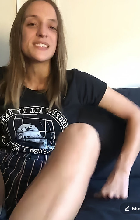 Ashley Victoria Robinson modèle nu des photos