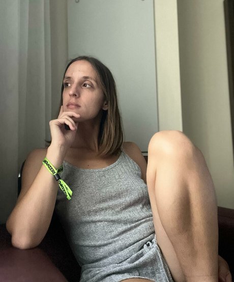 Ashley Victoria Robinson star du porno gratuit photos