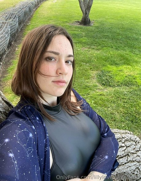 lillylovespenisland belle étoile photo