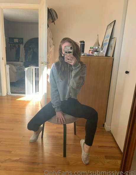 submissive gigi actrice de grande qualité archive