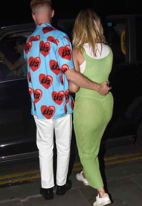 Emily Atack modèle hd photos