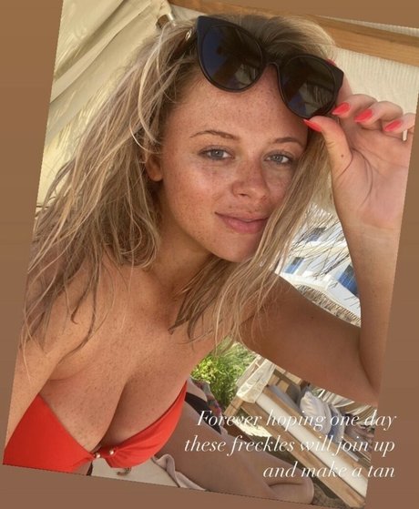 Emily Atack modèle archive