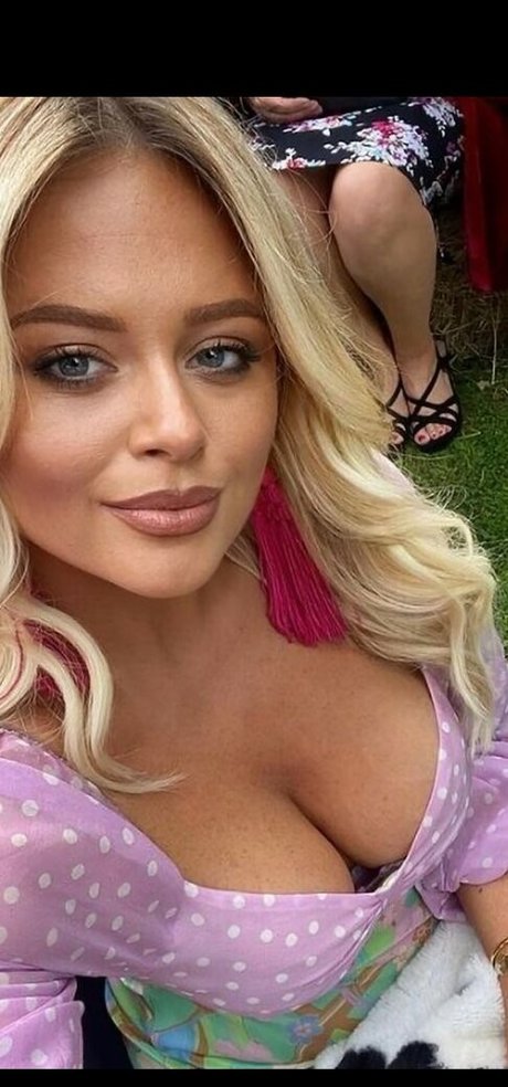 Emily Atack actrice pornographique galerie