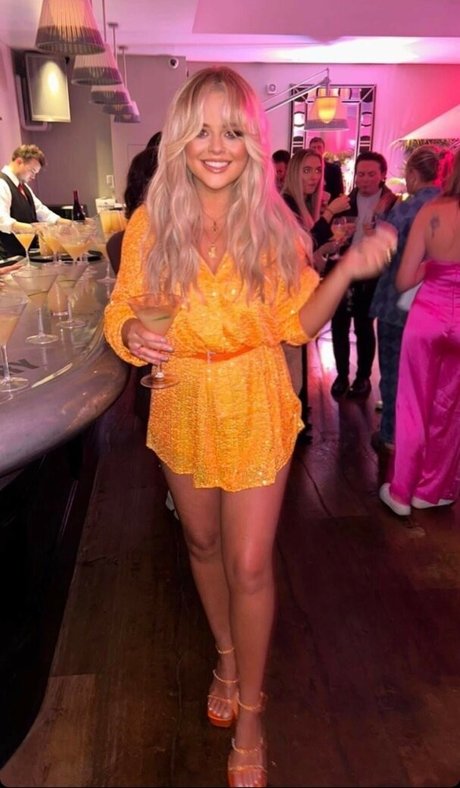 Emily Atack modèle hd images