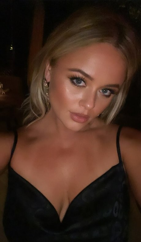 Emily Atack star du porno en haute qualité galeries