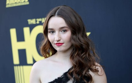 Kaitlyn Dever joli modèle galeries