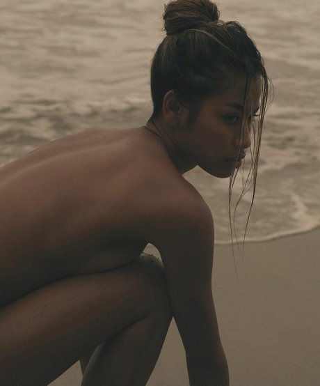 UN YA actrice sexy archive