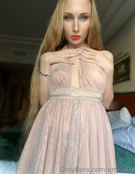 emilia tt star du porno adulte archive