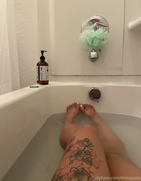 Thotayana star du porno gratuite des photos