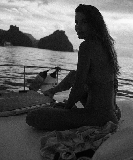 fans vêtus uniquement hd xxx des photos