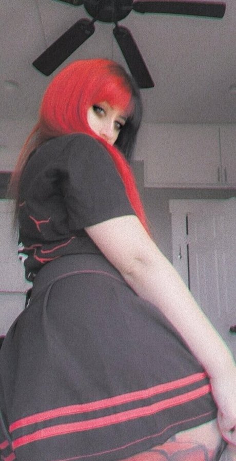 poppycarmine modèle chaud des photos