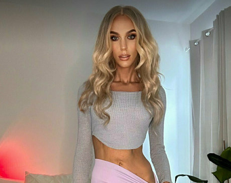 aparisi ts modèle de haute qualité images