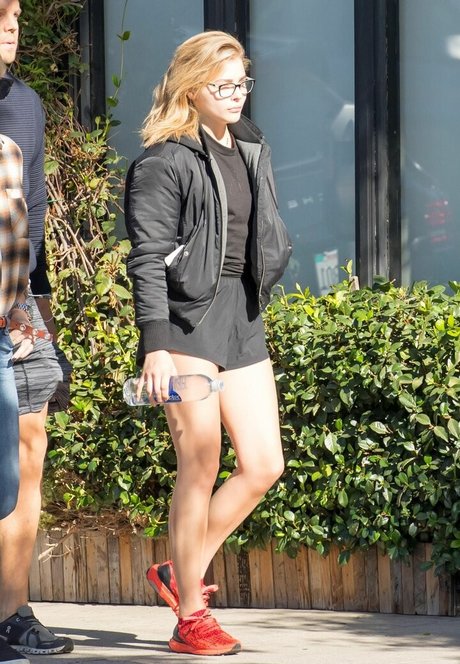 Chloe Grace Moretz modèle artistique photos