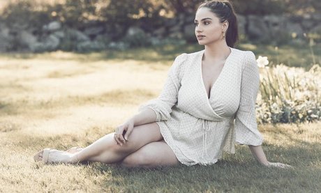 Elisabeth Marchini star du porno adulte image