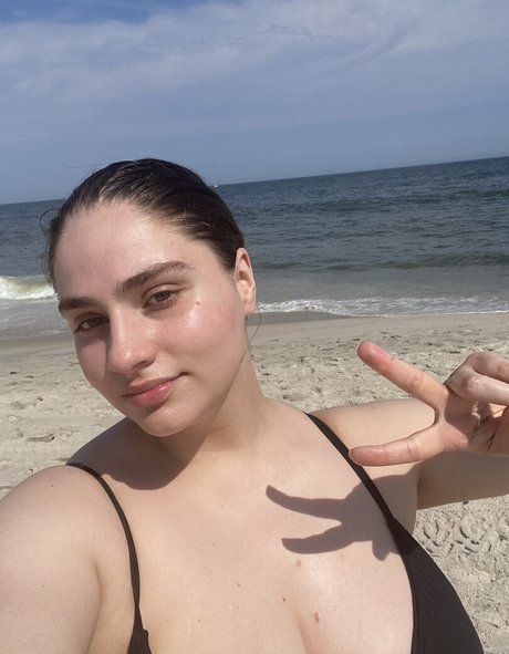 adolescente aux gros seins onlyfans pornographique adulte archive