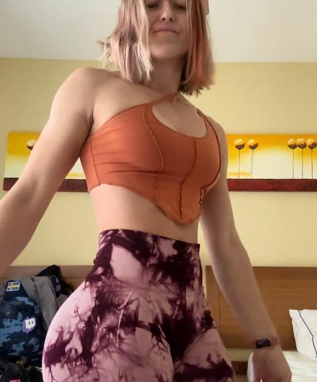 lunettes milf onlyfans chaud sympa collection