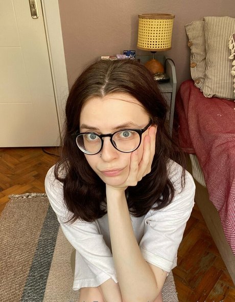 umermaidskiss actrice sexy photo