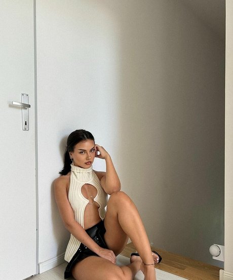 beauté nue onlyfans assez chaud img