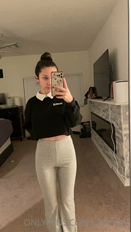 Lexi Poll ASMR modèles nus image