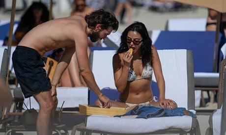 Camila Mendes actrice érotique archive