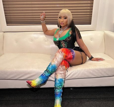 Nicki Minaj actrice de nus collection
