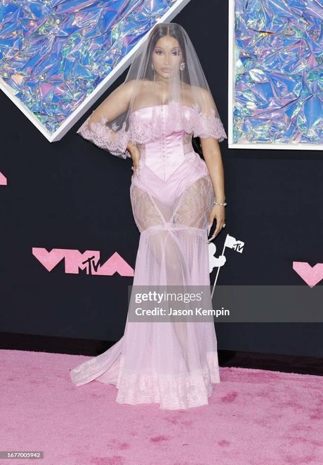 Nicki Minaj joli modèle collection