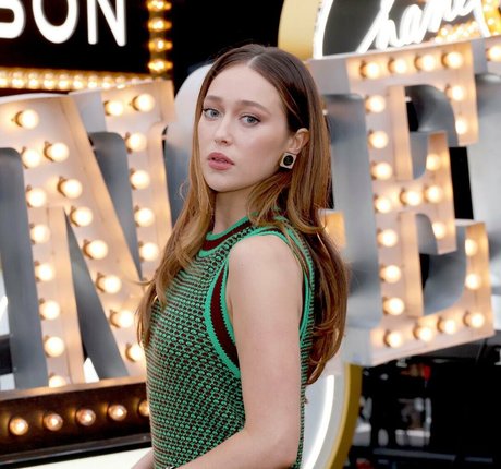 Alycia Debnam Carey jolie star du porno images