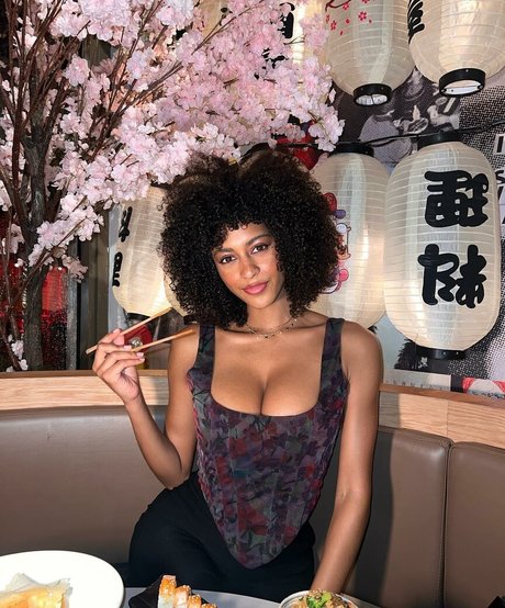 Briana Smith modèle de haute qualité archive