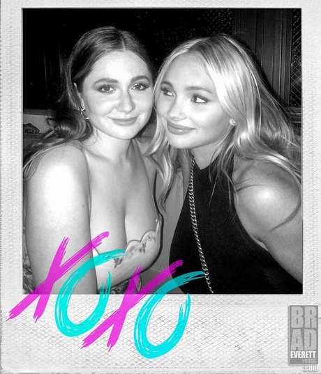 Natalie Alyn Lind modèle sympa img