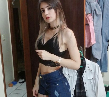 Angel DG étoile exclusive photos