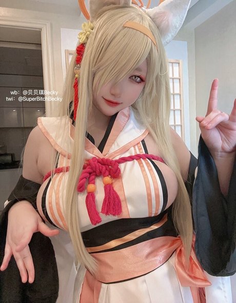 SuperBitchBecky modèle joli img