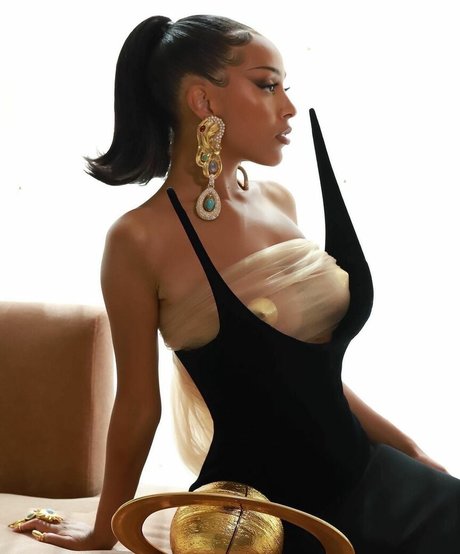 Doja Cat actrice érotique image
