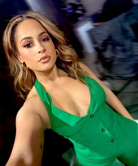 solo aux gros seins uniquementfans meilleur pornographique archive