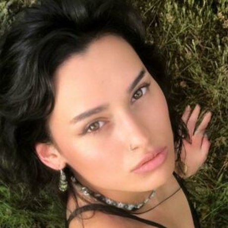 Li lana star du porno chaude photo