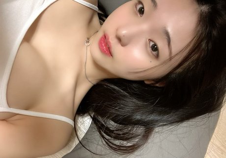 Lee Yeonwoo actrice nue galeries
