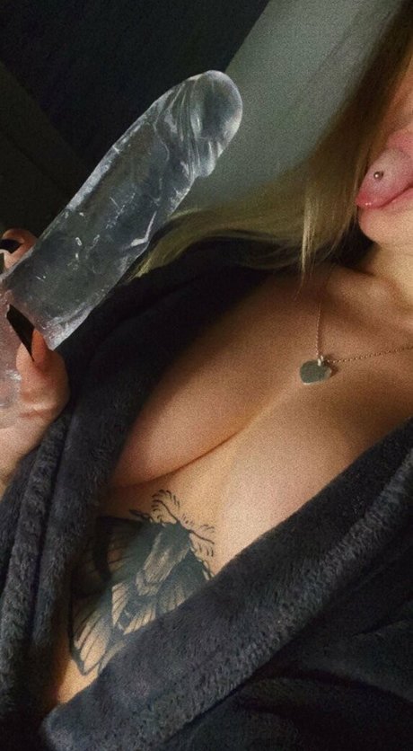 Tegan Tinks modèle xxx galerie