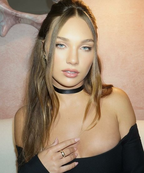 rousse tatouée onlyfans parfait nu photo