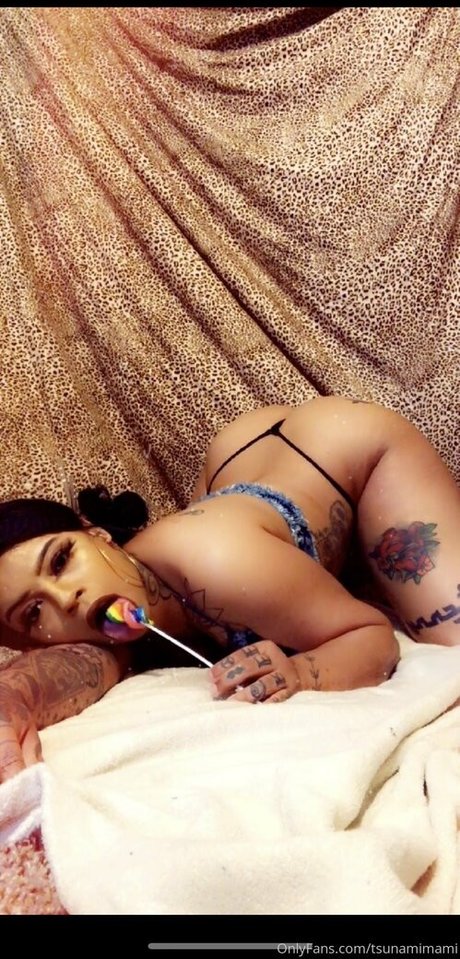 tsunamimami actrice adulte photo