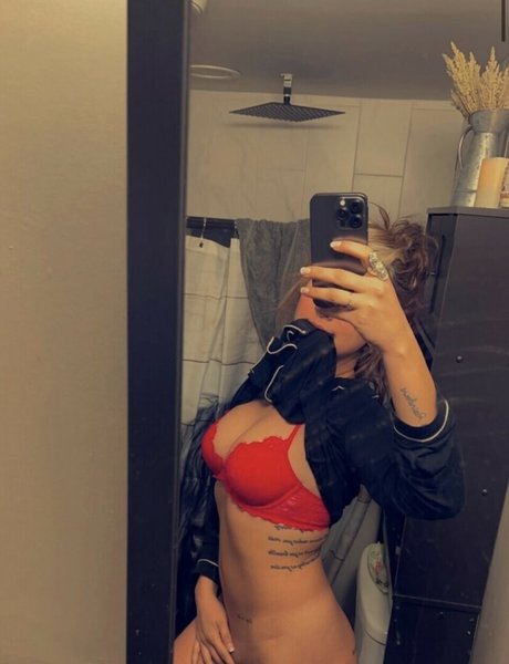 evehaddox13 actrice sexy des photos