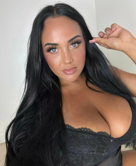 brunettebabiii star du porno hd collection