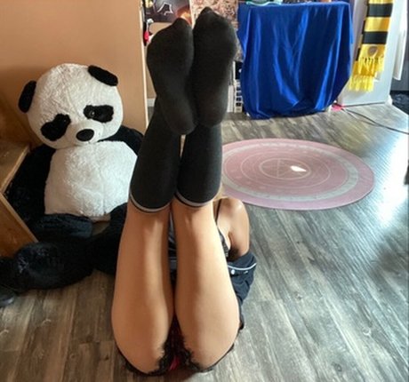 Pandahugz mannequin archive