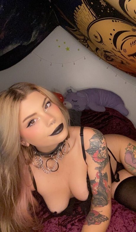 Pandahugz actrice nue img