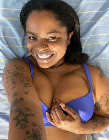 yummybrownfox modèle magnifique photo