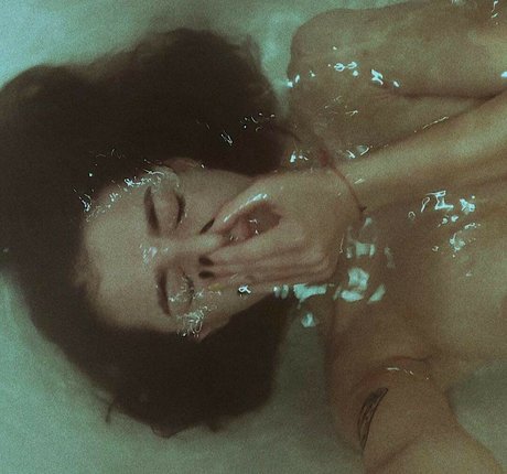 Rita Flores modèle hd image