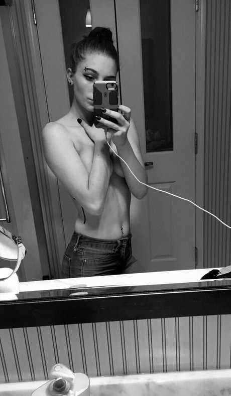 free cheech chronic modèle sexy img