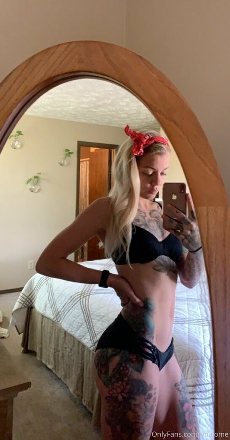 unalome star du porno chaude archive