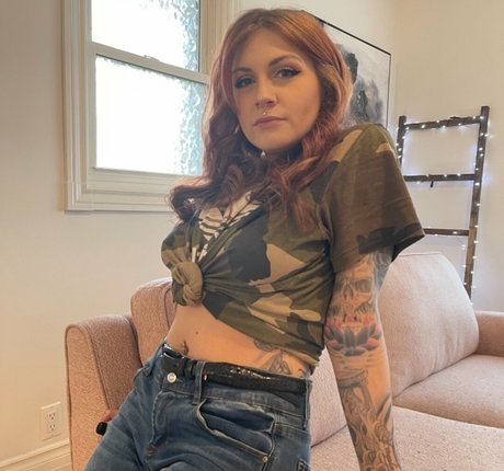 official miss gigi nus étoiles image