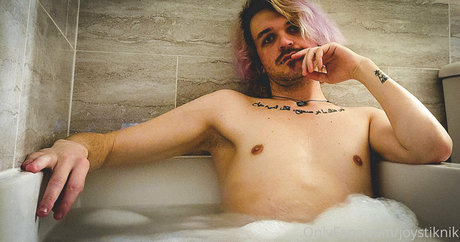 joystiknik actrice de sexe des photos