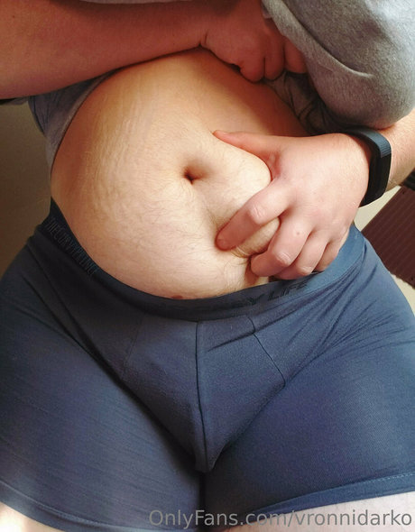 vronnidarko joli modèle des photos